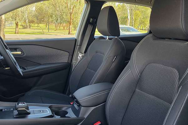 2025 Nissan QASHQAI ST-L J12
