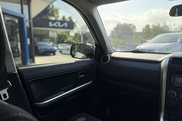 2015 Suzuki Grand Vitara Navigator JB