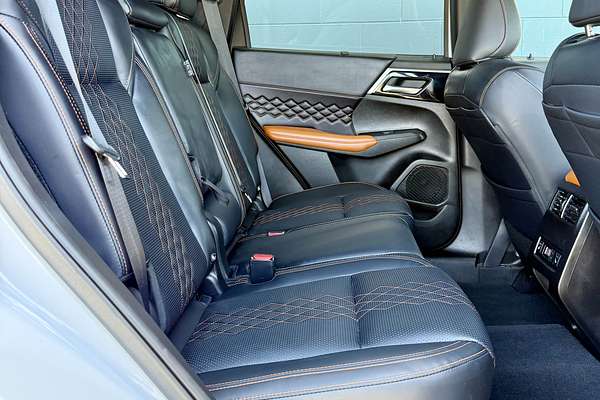 2023 Mitsubishi Outlander Exceed ZM