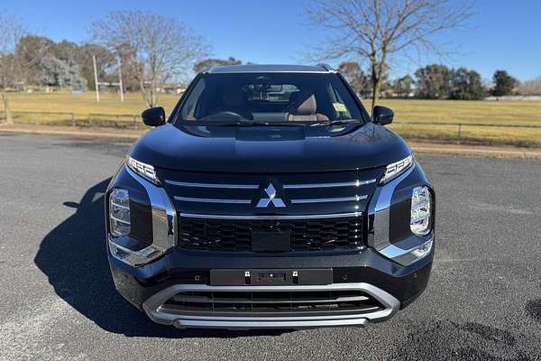 2025 Mitsubishi Outlander Exceed Tourer ZM