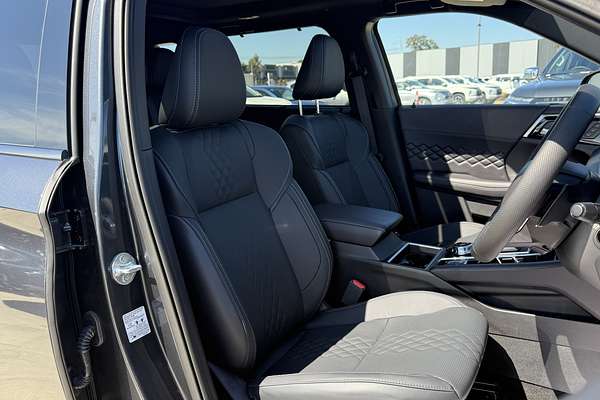 2025 Mitsubishi Outlander PHEV GSR ZM