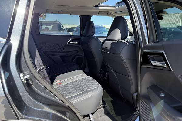 2025 Mitsubishi Outlander PHEV Exceed ZM