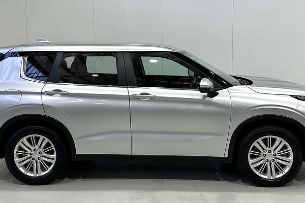 2023 Mitsubishi Outlander ES ZM 2WD