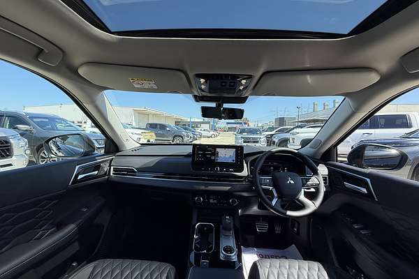 2025 Mitsubishi Outlander Exceed ZM