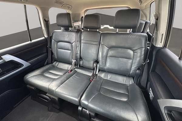 2020 Toyota Landcruiser Sahara VDJ200R