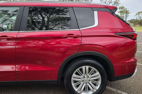 2024 Mitsubishi Outlander LS ZM