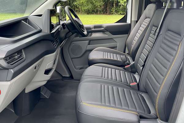 2025 Ford Transit Custom Trail