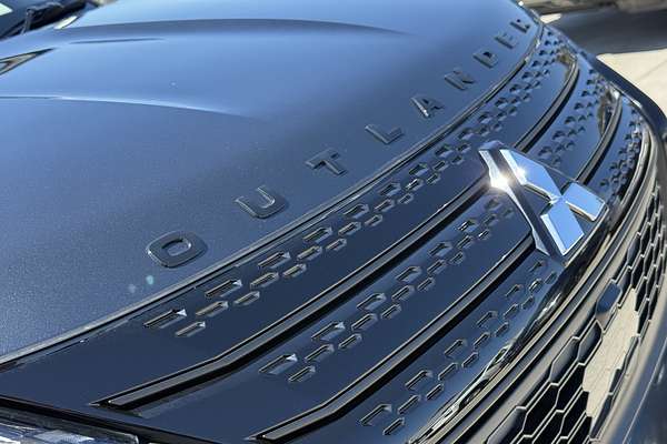 2025 Mitsubishi Outlander PHEV GSR ZM