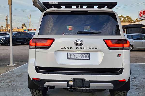 2023 Toyota Landcruiser GR Sport FJA300R