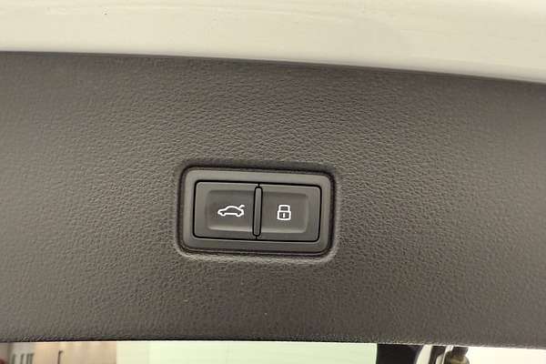 2023 Audi Q5 45 TFSI S line FY