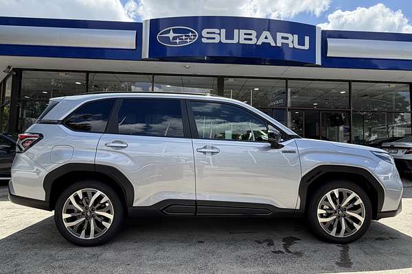 2025 Subaru Forester Hybrid Touring S6