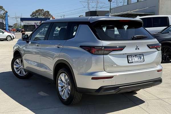 2025 Mitsubishi Outlander ES ZM