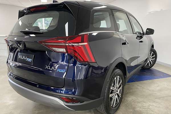 2025 Mahindra XUV700 AX7L