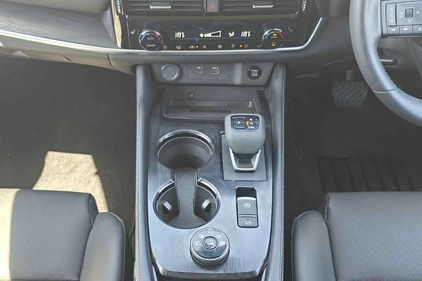 2024 Nissan X-TRAIL ST-L T33