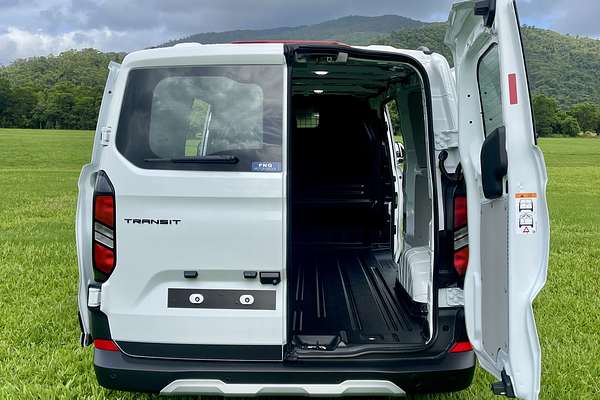 2025 Ford Transit Custom Trail