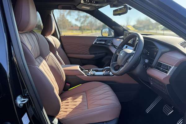 2025 Mitsubishi Outlander Exceed Tourer ZM