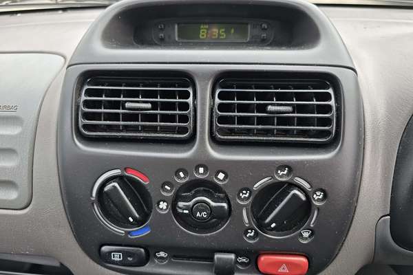 2001 Suzuki Ignis GL RG413