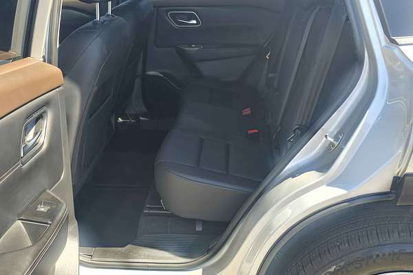2024 Nissan X-TRAIL ST-L T33