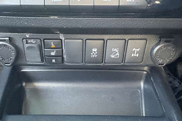 2017 Toyota Hilux SR5 GUN126R 4X4