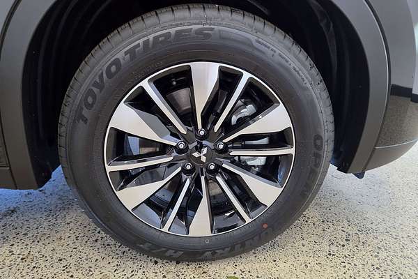 2025 Mitsubishi Outlander LS ZM