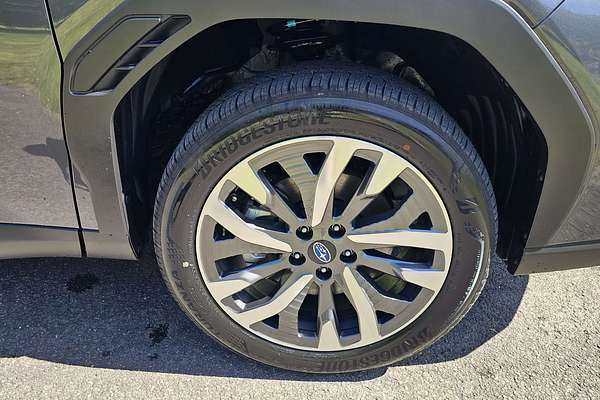 2025 Subaru Forester Hybrid Touring S6