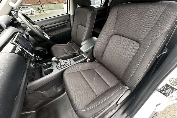 2017 Toyota Hilux SR GUN126R