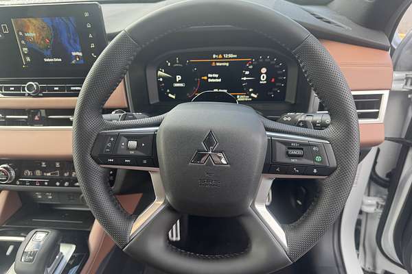 2025 Mitsubishi Outlander Exceed Tourer ZM