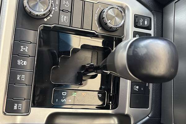 2020 Toyota Landcruiser Sahara VDJ200R