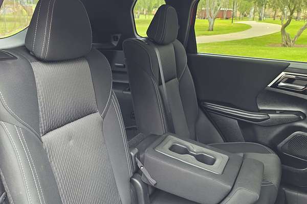 2024 Mitsubishi Outlander LS ZM