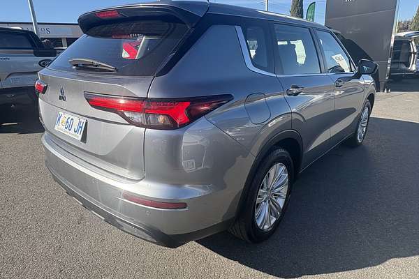 2022 Mitsubishi Outlander ES ZM