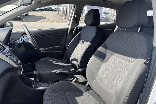 2016 Hyundai Accent Active RB4