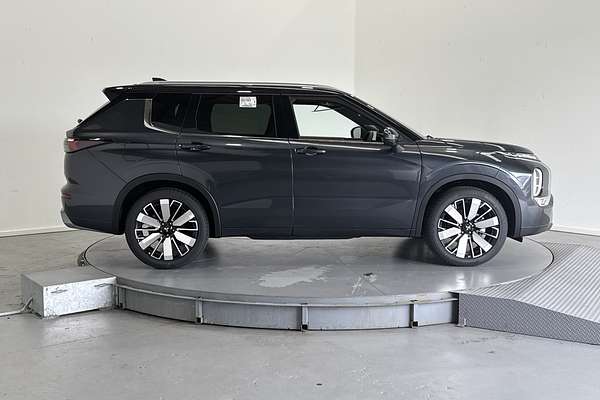 2025 Mitsubishi Outlander Exceed Tourer ZM