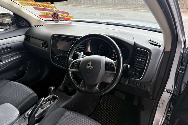 2013 Mitsubishi Outlander LS ZJ