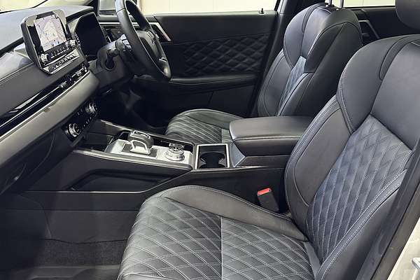 2024 Mitsubishi Outlander PHEV Exceed ZM AWD