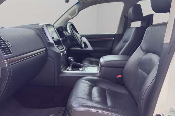 2020 Toyota Landcruiser Sahara VDJ200R