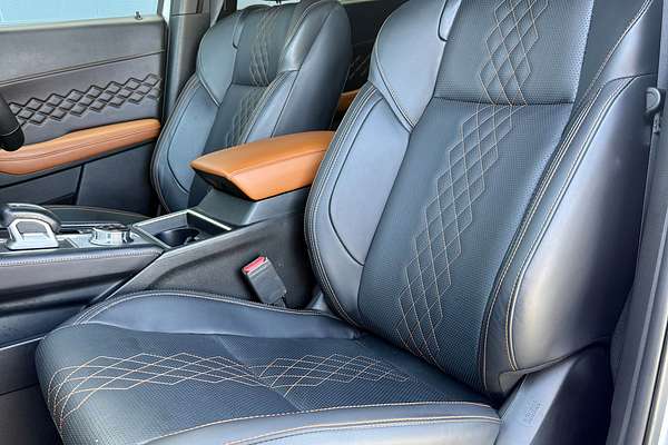 2023 Mitsubishi Outlander Exceed ZM