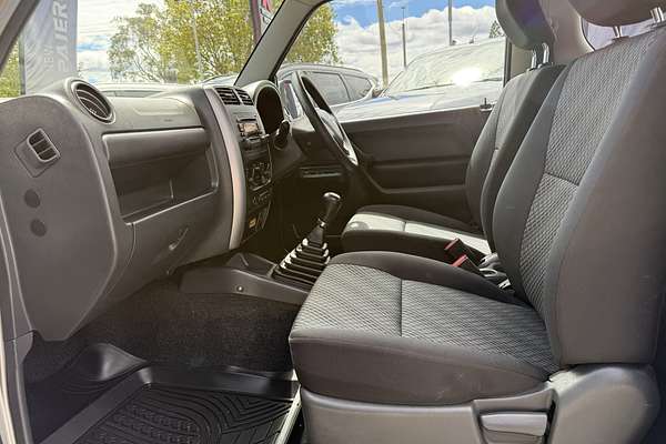 2016 Suzuki Jimny Sierra SN413 T6