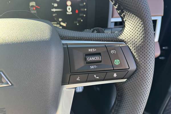 2025 Mitsubishi Outlander Exceed Tourer ZM