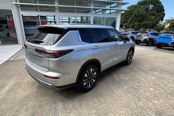 2025 Mitsubishi Outlander LS ZM