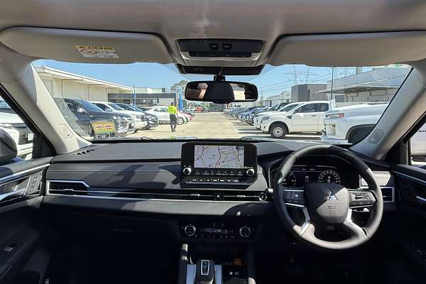 2025 Mitsubishi Outlander PHEV Exceed ZM