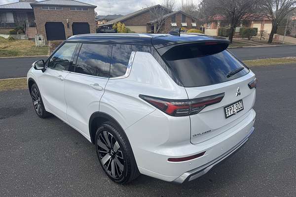2025 Mitsubishi Outlander Exceed Tourer ZM