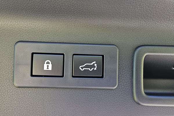 2025 Subaru Forester Hybrid Touring S6