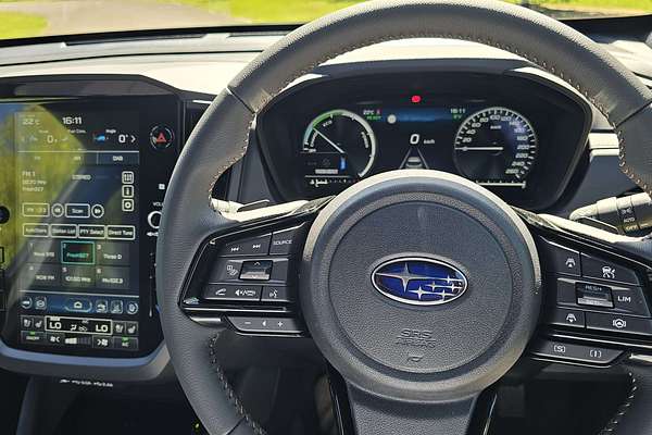 2025 Subaru Forester Hybrid Touring S6