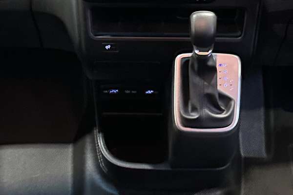 2023 Hyundai STARIA LOAD Premium US4.V2 2WD