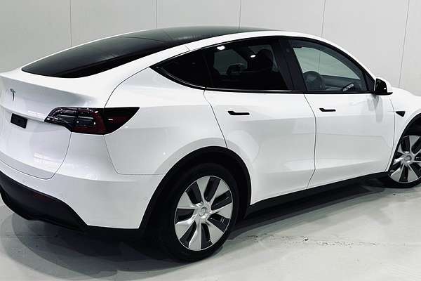 2023 Tesla Model Y Rear-Wheel Drive