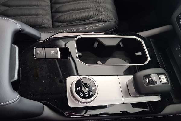 2025 Mitsubishi Outlander Exceed ZM AWD