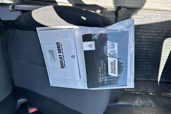 2022 Mitsubishi Triton GLX MR 4X4