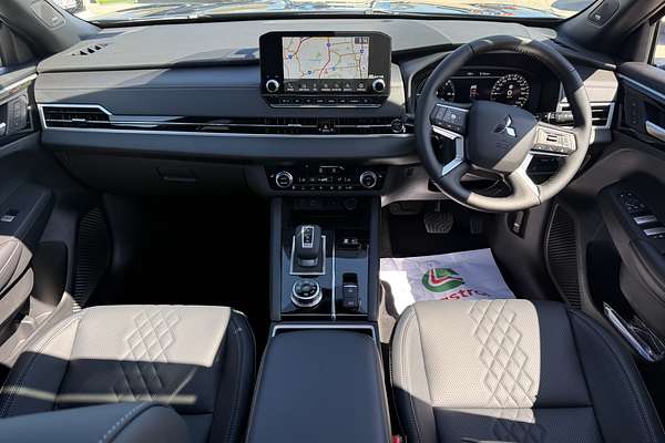 2025 Mitsubishi Outlander PHEV GSR ZM