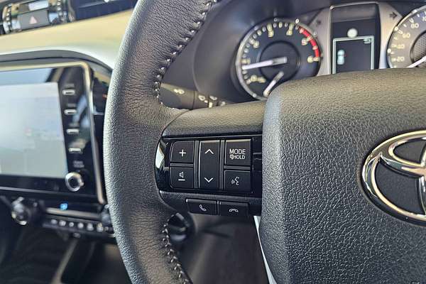 2025 Toyota Hilux SR5 GUN126R 4X4