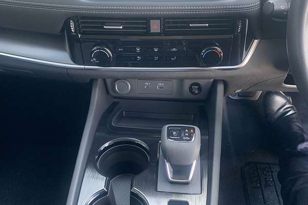 2025 Nissan X-TRAIL ST T33